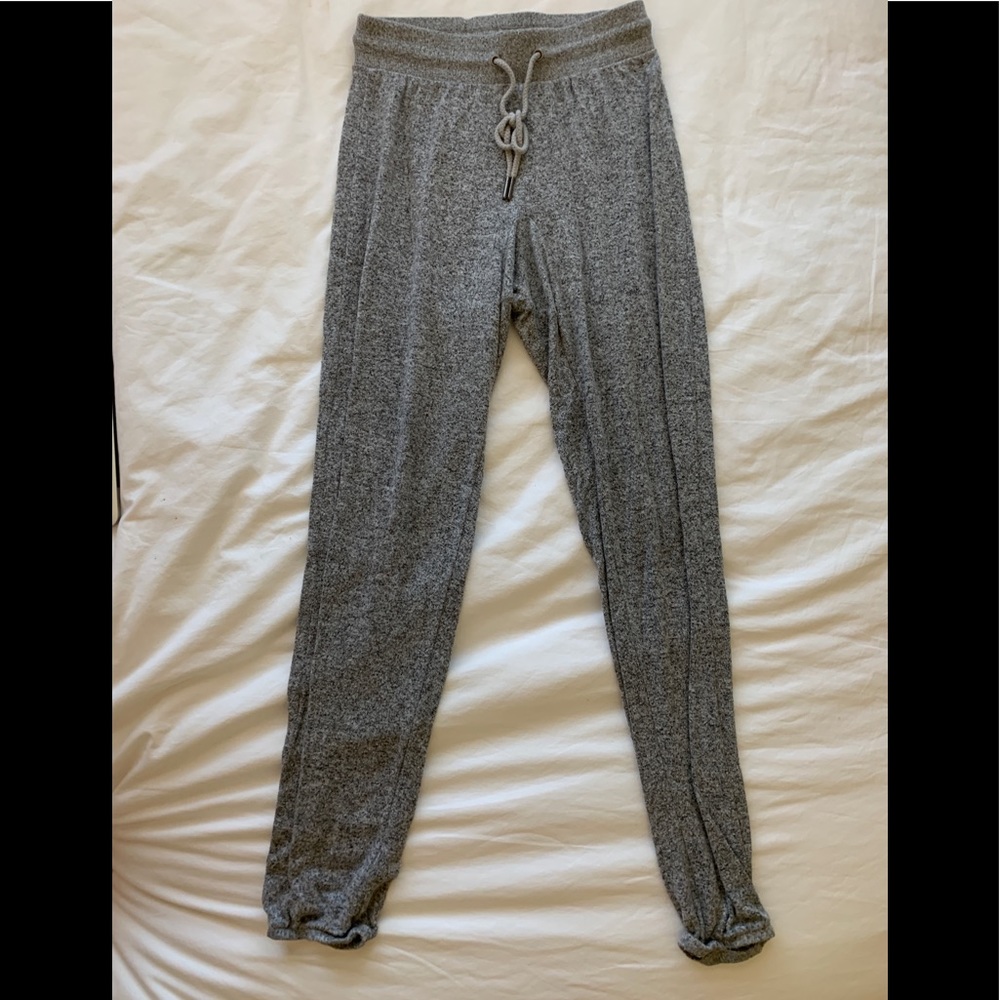 Soft sweatpants. URBAN OUTFITTERS.